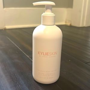Kylie Jenner coconut lotion 🤍
